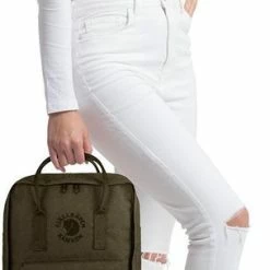 Korting ✔️ Fjallraven Fjällräven Re-Kånken Unisex Rugzak - Dark Olive 🌟 25 Korting ✔️ Fjallraven Fjällräven Re-Kånken Unisex Rugzak - Dark Olive 🌟 -Tassen-Dames Winkel 304x840