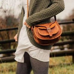 Hete verkoop ๐ GUSTI 'Romy' Schoudertas | 100% Geitenleer | Bruin | Uniseks | Praktische Handtas Voor Uw Zomerjurk & Strandwandelingen ๐ฅ 22 Hete verkoop ๐ GUSTI 'Romy' Schoudertas | 100% Geitenleer | Bruin | Uniseks | Praktische Handtas Voor Uw Zomerjurk & Strandwandelingen ๐ฅ -Tassen-Dames Winkel 478x840