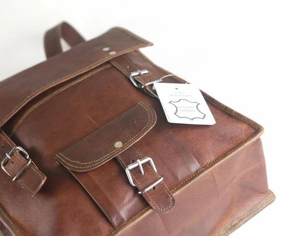 Top 10 🔥 Oncedoce Rugtas 15,4 Inch “Tenerife” – Rugzak - Bruin Echt Leer Laptoptas - Unisex Vintage Design ⭐ 6 Top 10 🔥 Oncedoce Rugtas 15,4 Inch “Tenerife” – Rugzak - Bruin Echt Leer Laptoptas - Unisex Vintage Design ⭐ - Afbeelding 4