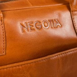 Kopen 😍 Negotia Leather NEGOTIA Delta - Leren Laptoptas Heren En Dames 15,6 Inch - Aktetas - Werktas - Messenger Bag - 100% Luxe Top-Grain Leer - Bruin 🎉 -Tassen-Dames Winkel 550x550 1010