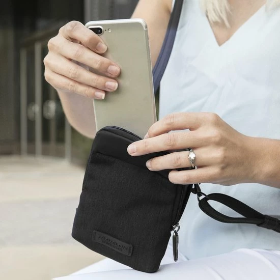 Top 10 ๐คฉ Travelon Metro Crossbody - Anti-diefstal Kleine Schoudertas - Veilig Reizen - Telefoontas - Unisex 17,5cm - Zwart ๐ 10 Top 10 ๐คฉ Travelon Metro Crossbody - Anti-diefstal Kleine Schoudertas - Veilig Reizen - Telefoontas - Unisex 17,5cm - Zwart ๐ - Afbeelding 8