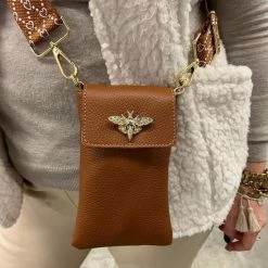 Begroting ⌛ Borse In Pelle Camel Leren Telefoontasje Pretty Bee - Schoudertas - Camel - Bijenslot 🛒 -Tassen-Dames Winkel 550x556 9