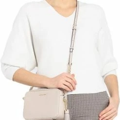 Nieuw π Michael Kors Schoudertas Md Camera Bag π 19 Nieuw π Michael Kors Schoudertas Md Camera Bag π -Tassen-Dames Winkel 550x678 2