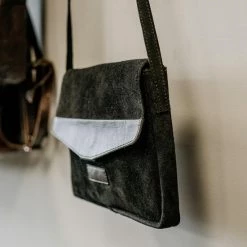 Goedkoopste 👍 Fana Bags Suede Tas Dames Zwart - Echt Leer - Suede Schoudertas - Kleine Schoudertas - Overslag Tas - Suéde Clutch 💯 -Tassen-Dames Winkel 550x691 9