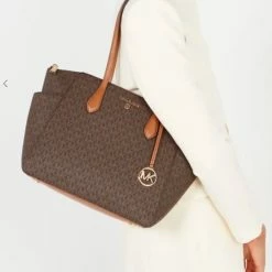 Goedkoop 🎁 Michael Kors Voyager Dames Shopper - Brown ✔️ -Tassen-Dames Winkel 550x693 1