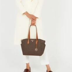 Goedkoop 🎁 Michael Kors Voyager Dames Shopper - Brown ✔️ -Tassen-Dames Winkel 550x693 2