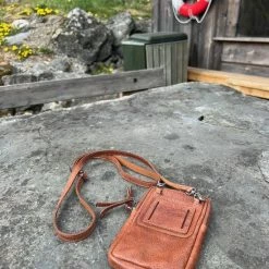 Goedkoop ⭐ Lundholm Telefoontasje Dames Leer Bruin Cognac - Schoudertasje Dames Crossbody - Tas Dames Schoudertas Leer | Scandinavisch Design - Lillehammer Serie 🛒 -Tassen-Dames Winkel 550x733 49